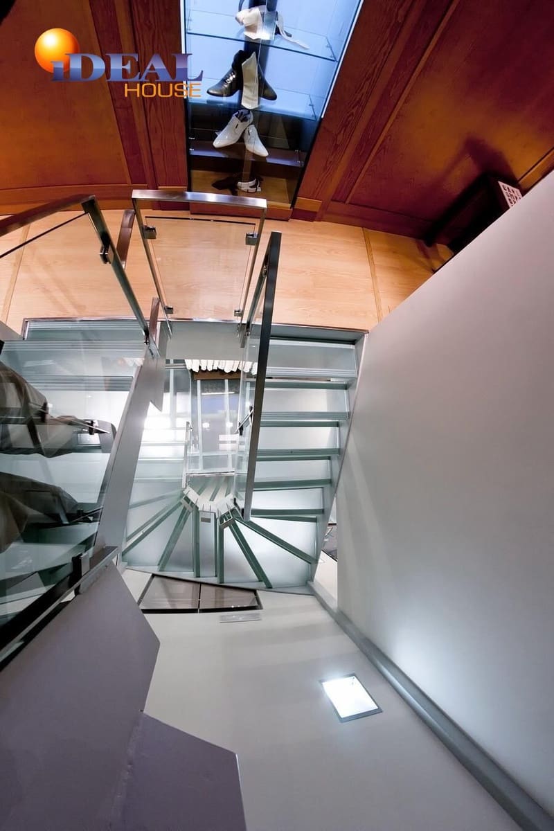 Kaupallinen myytävänä paikassa Granada kaupunki - 820 000 € (Ref: 9433875)