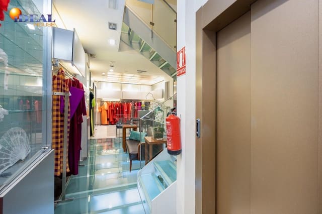 Kaupallinen myytävänä paikassa Centro - Sagrario, Granada kaupunki - 820 000 € (Ref: 9433875)