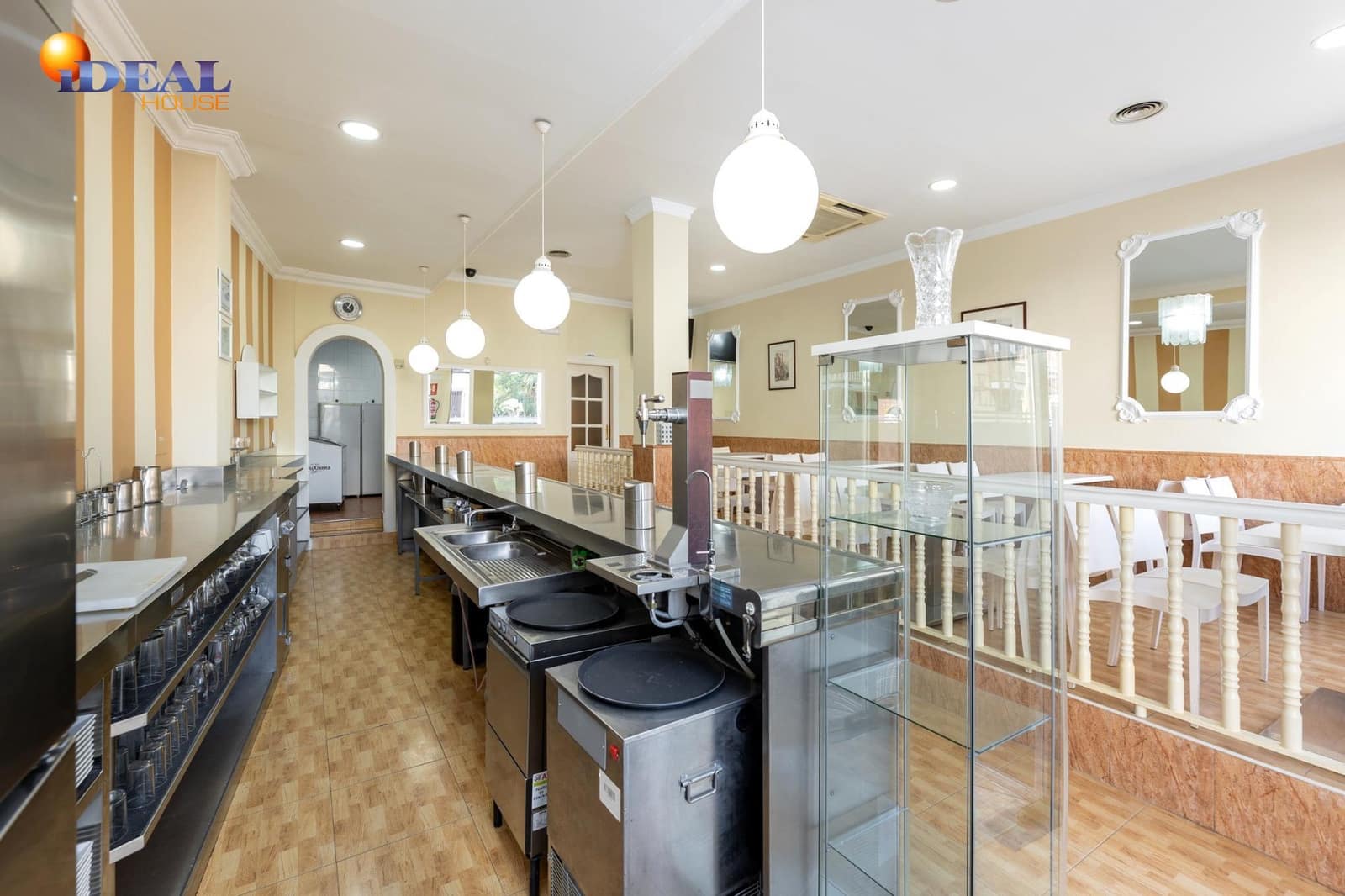 Erhverv til salg i Armilla med garage - € 149.900 (Ref: 9433876)