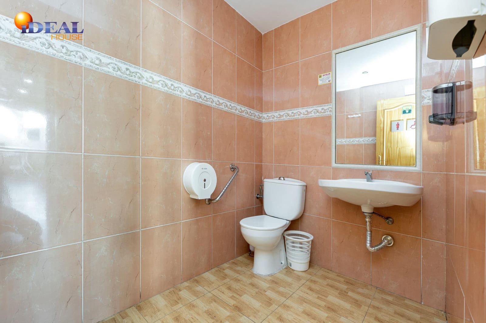 Erhverv til salg i Armilla med garage - € 149.900 (Ref: 9433876)