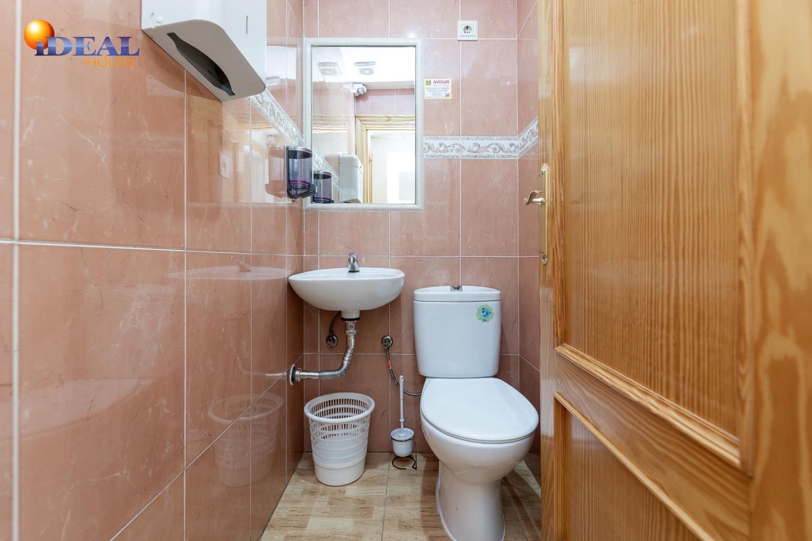 Erhverv til salg i Armilla med garage - € 149.900 (Ref: 9433876)