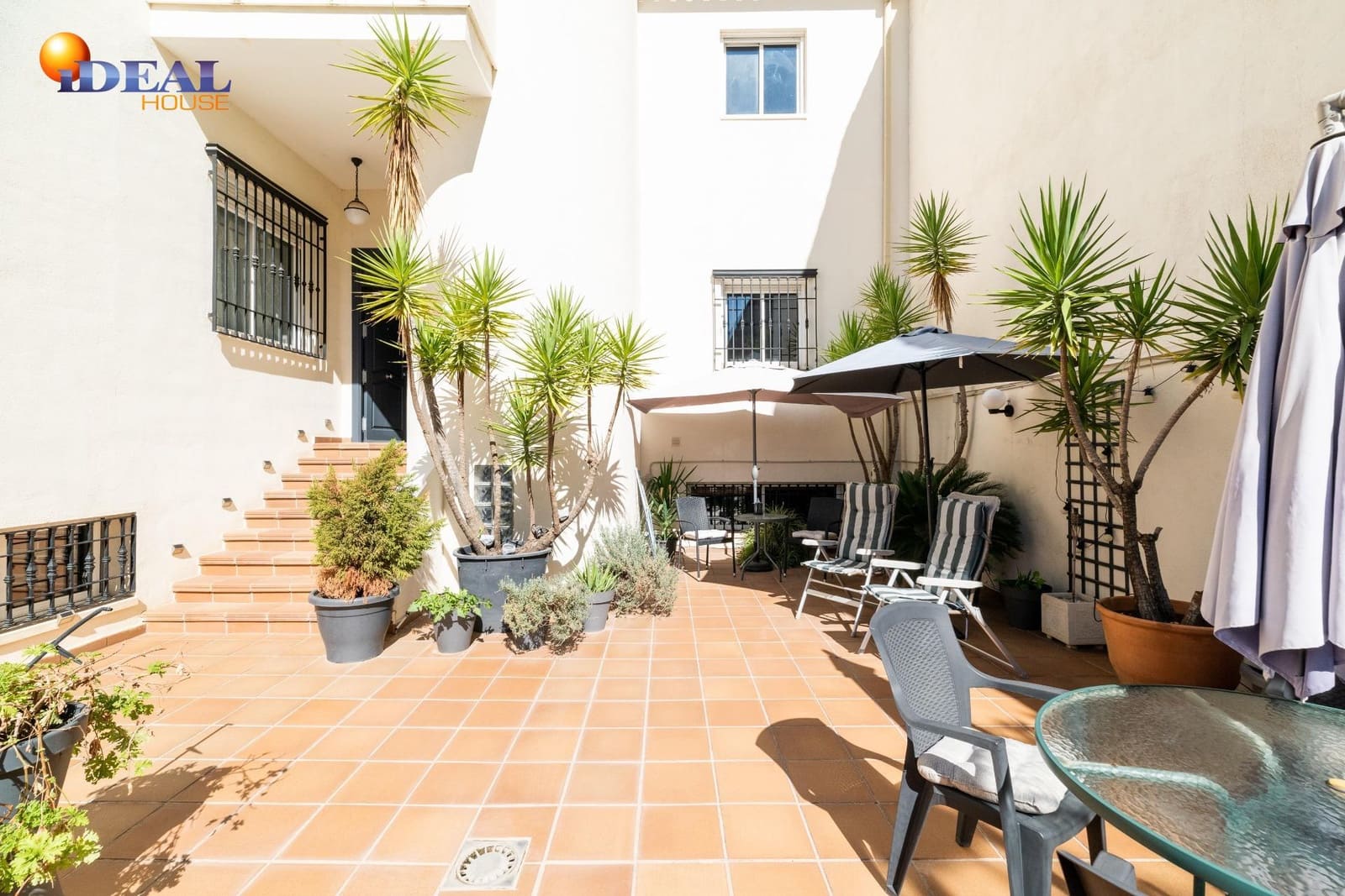 4 soverom Villa til salgs i Santa Fe med garasje - € 319 900 (Ref: 9433877)