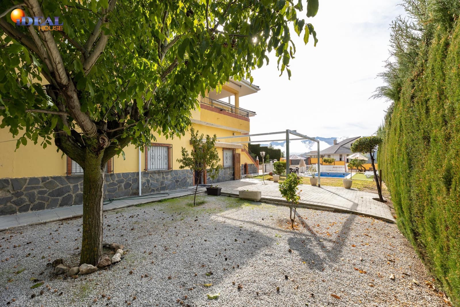 7 bedroom Villa for sale in Huetor Santillan with pool garage - € 365,000 (Ref: 9433878)