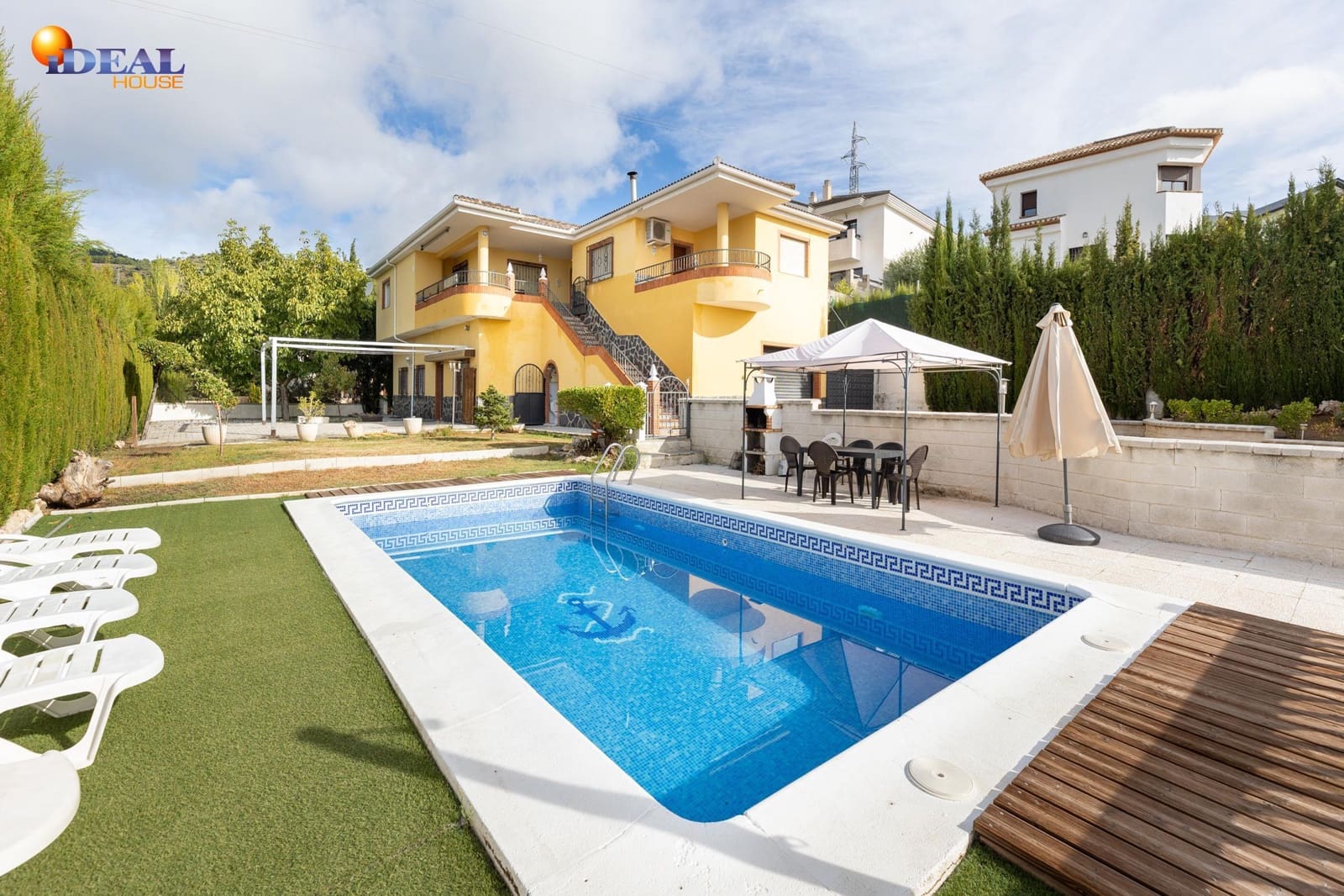 7 bedroom Villa for sale in Huetor Santillan with pool garage - € 365,000 (Ref: 9433878)