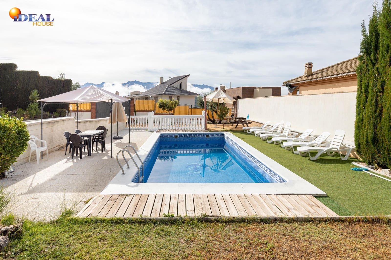 7 bedroom Villa for sale in Huetor Santillan with pool garage - € 365,000 (Ref: 9433878)