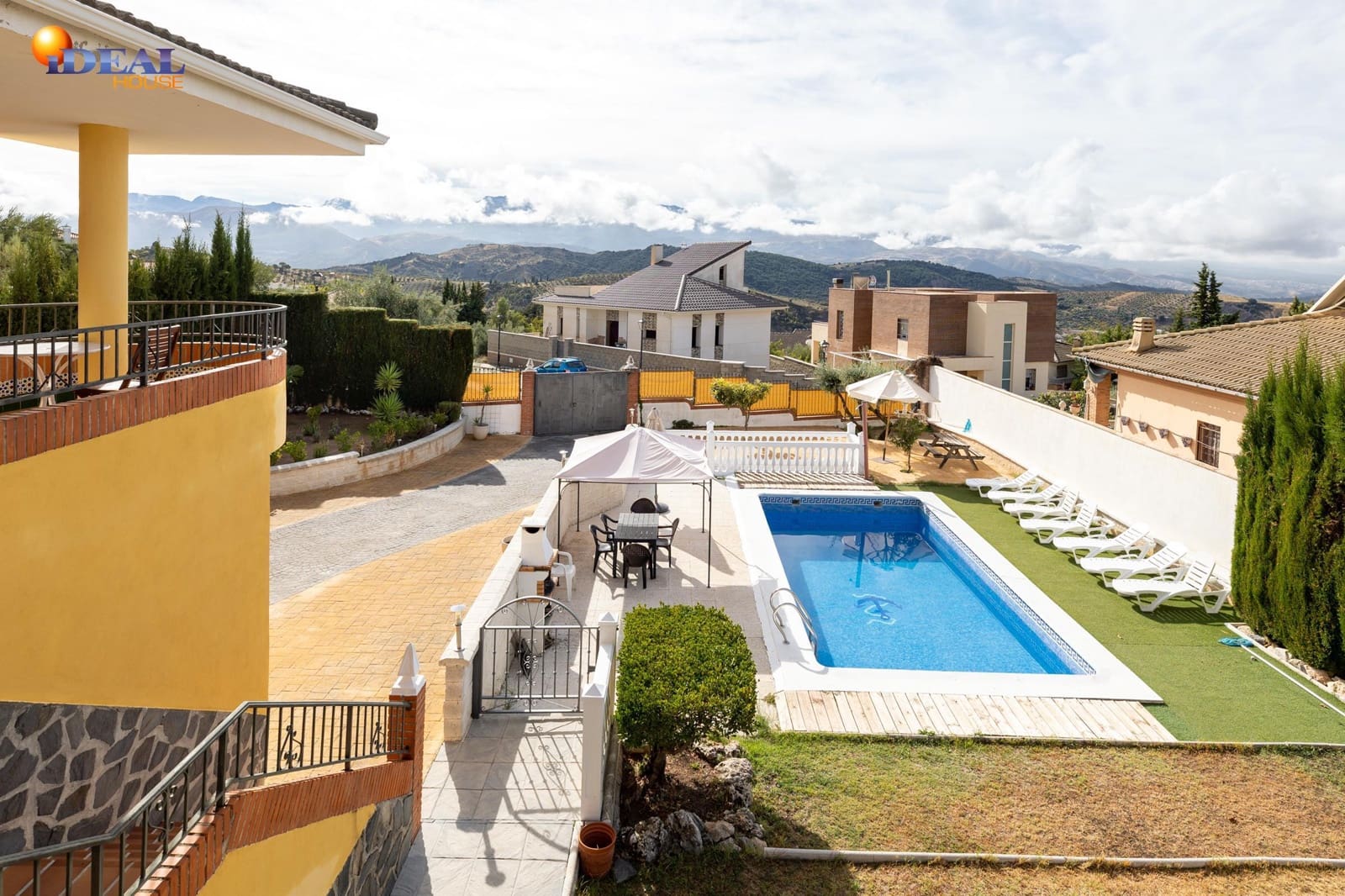 7 bedroom Villa for sale in Huetor Santillan with pool garage - € 365,000 (Ref: 9433878)