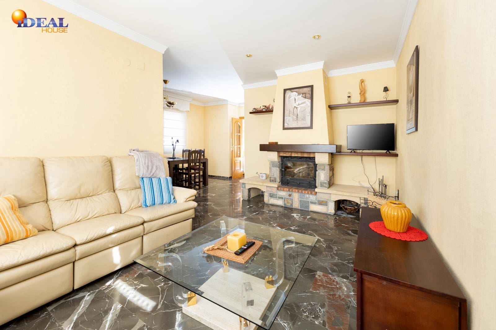 7 bedroom Villa for sale in Huetor Santillan with pool garage - € 365,000 (Ref: 9433878)