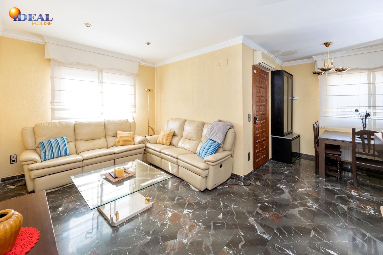 7 bedroom Villa for sale in Huetor Santillan with pool garage - € 365,000 (Ref: 9433878)