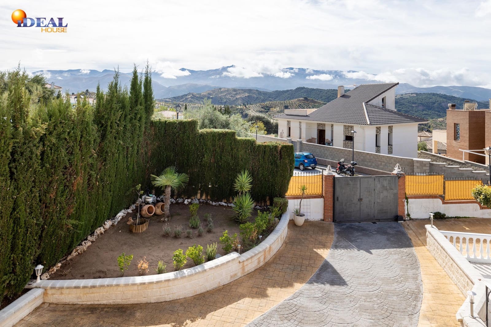 7 bedroom Villa for sale in Huetor Santillan with pool garage - € 365,000 (Ref: 9433878)