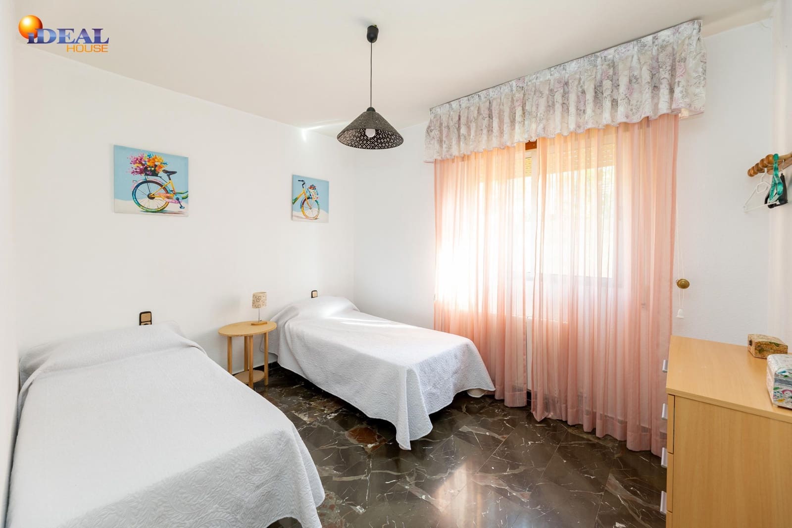 7 bedroom Villa for sale in Huetor Santillan with pool garage - € 365,000 (Ref: 9433878)