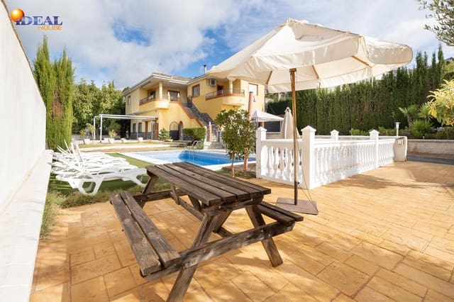 7 sovrum Villa till salu i Huétor Santillán med pool garage - 365 000 € (Ref: 9433878)