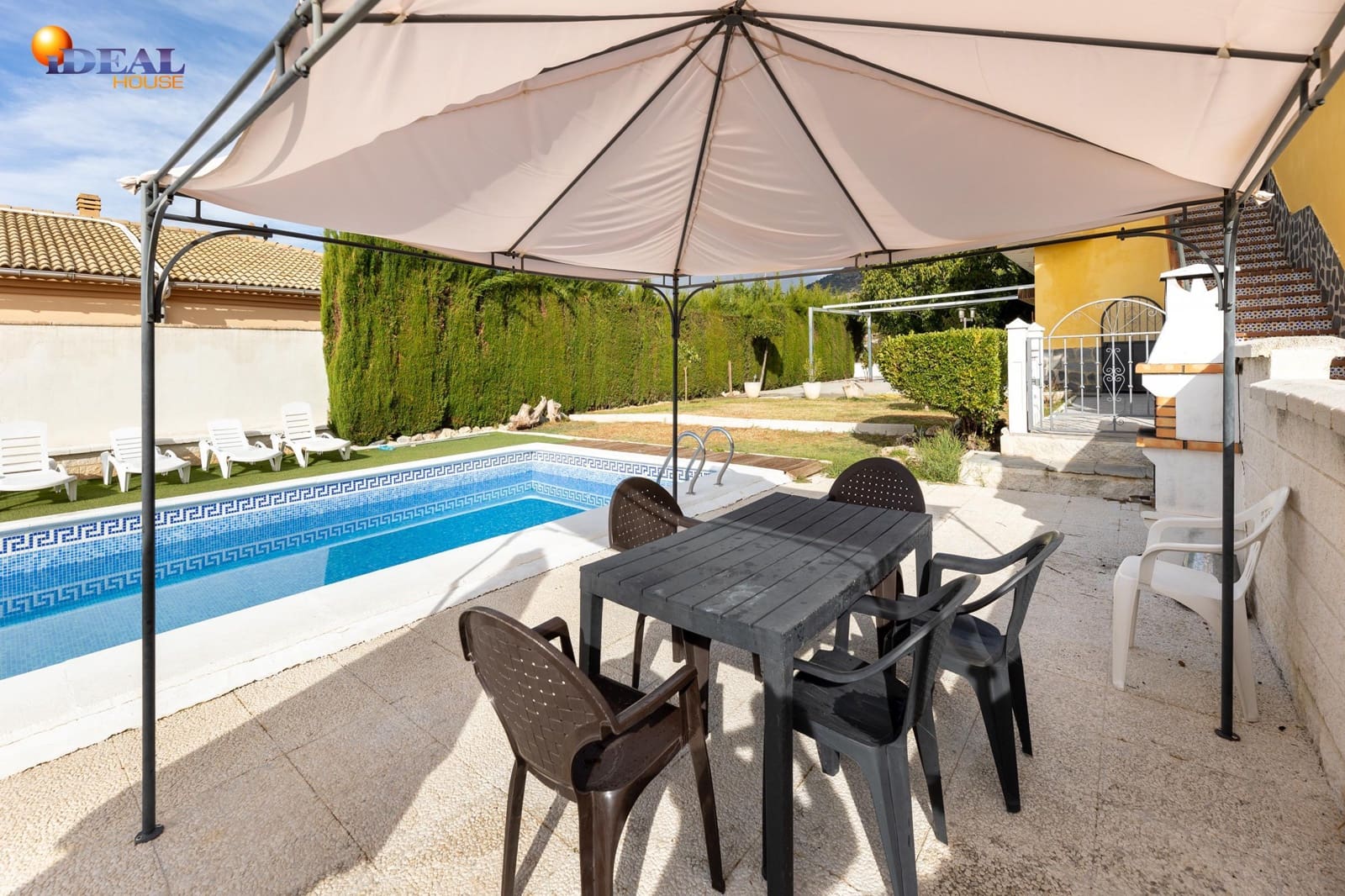 7 bedroom Villa for sale in Huetor Santillan with pool garage - € 365,000 (Ref: 9433878)