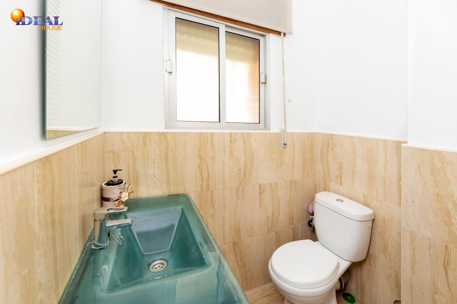 7 bedroom Villa for sale in Huetor Santillan with pool garage - € 365,000 (Ref: 9433878)