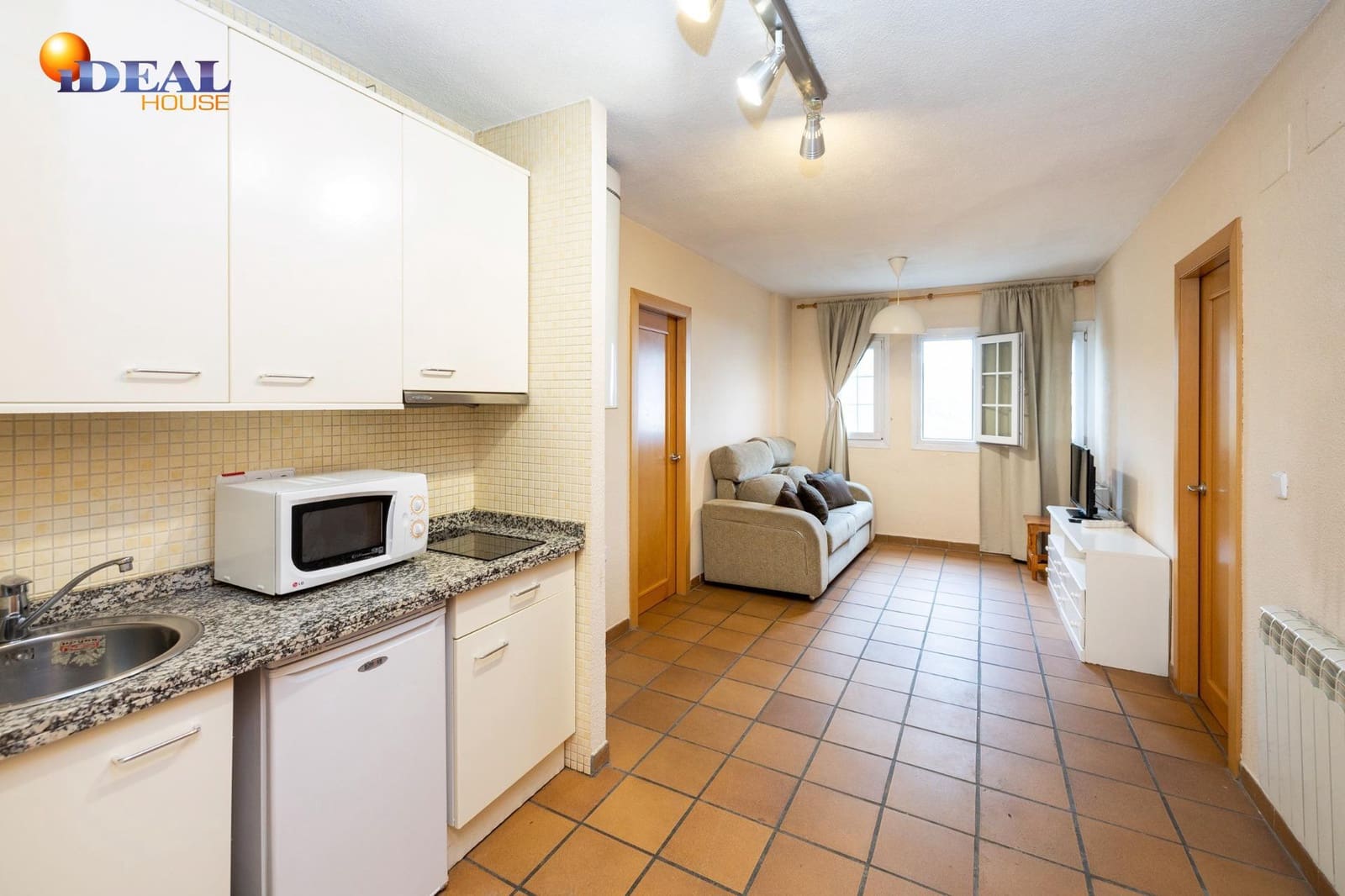 2 bedroom Flat for sale in Sierra Nevada with garage - € 175,000 (Ref: 9433881)