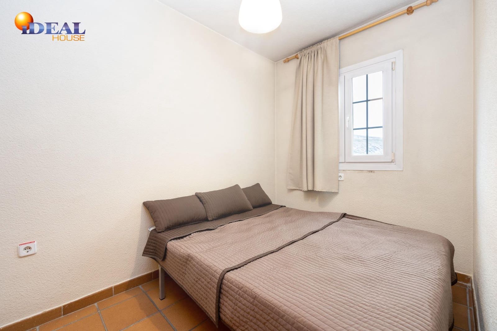 2 bedroom Flat for sale in Sierra Nevada with garage - € 175,000 (Ref: 9433881)