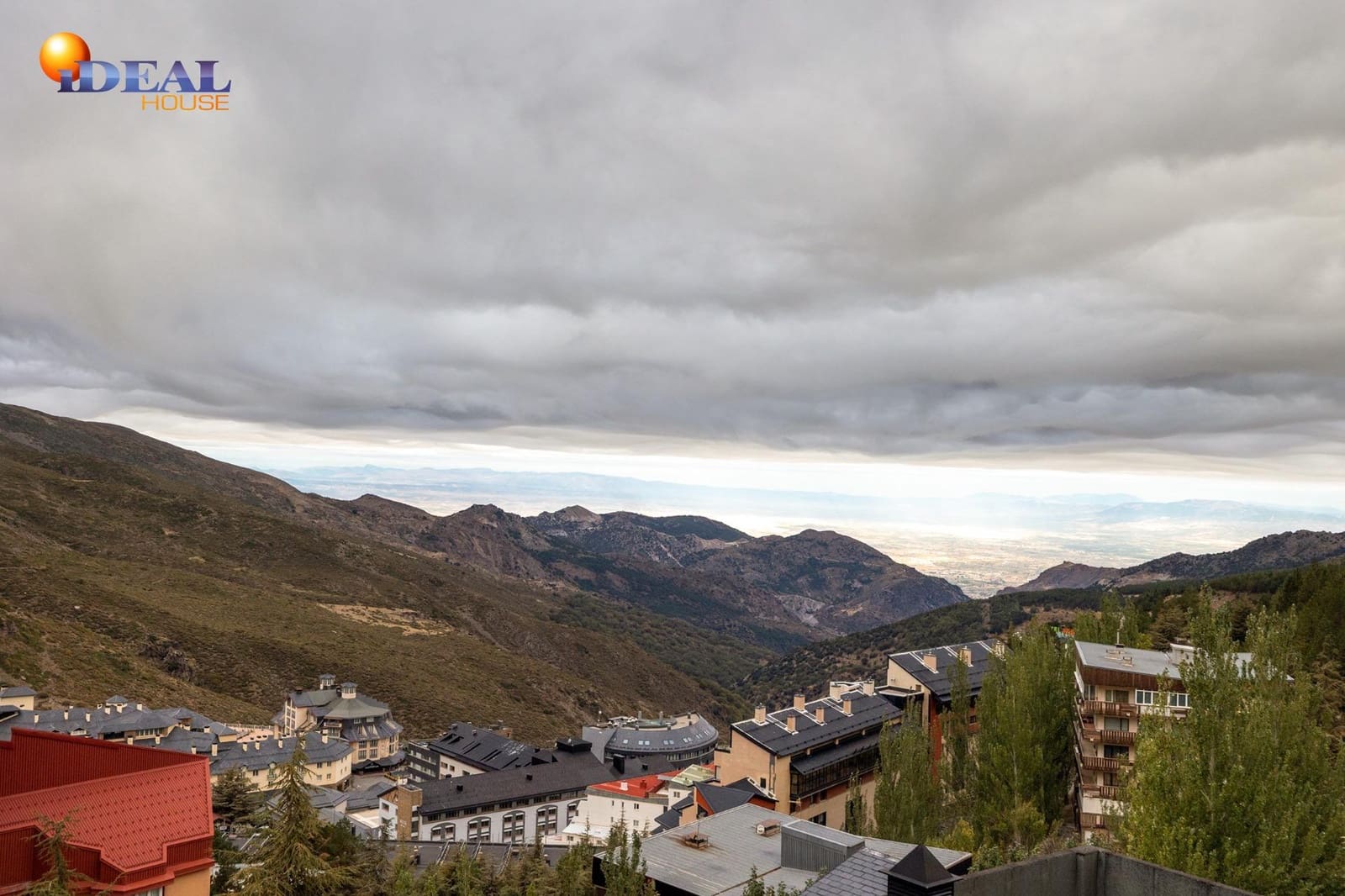 2 bedroom Flat for sale in Sierra Nevada with garage - € 175,000 (Ref: 9433881)