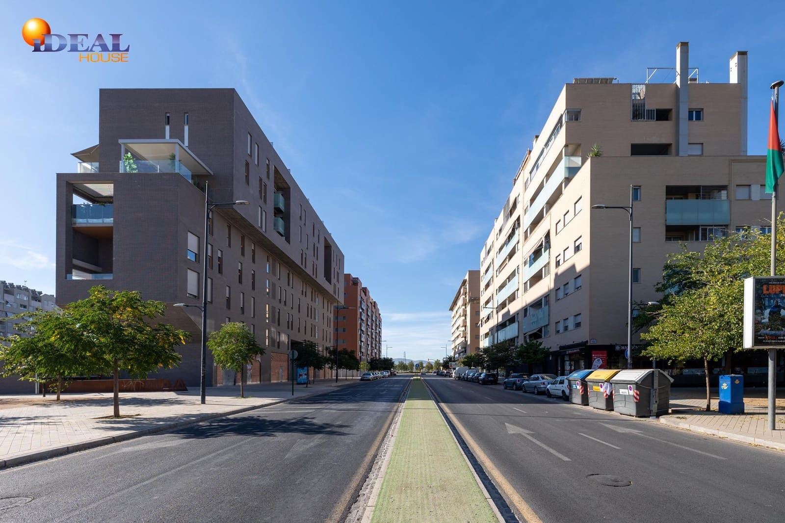 Komercyjne na sprzedaż w Miasto Grenada - 299 000 € (Ref: 9433882)