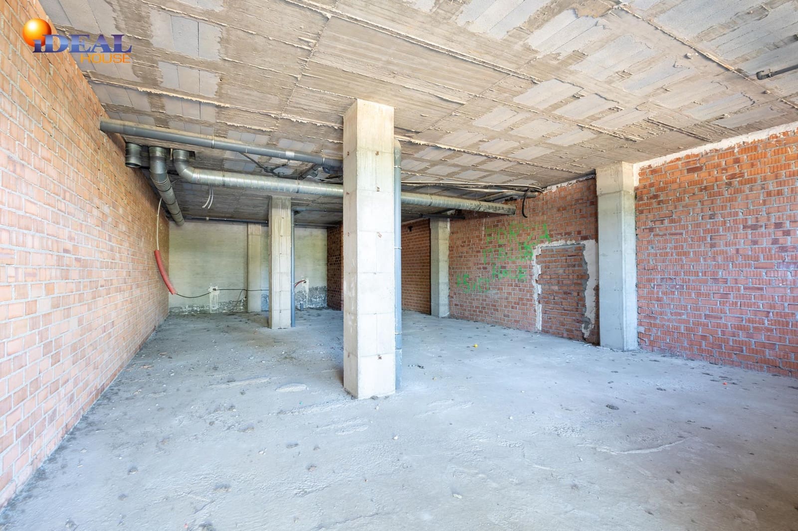 Komercyjne na sprzedaż w Miasto Grenada - 299 000 € (Ref: 9433882)