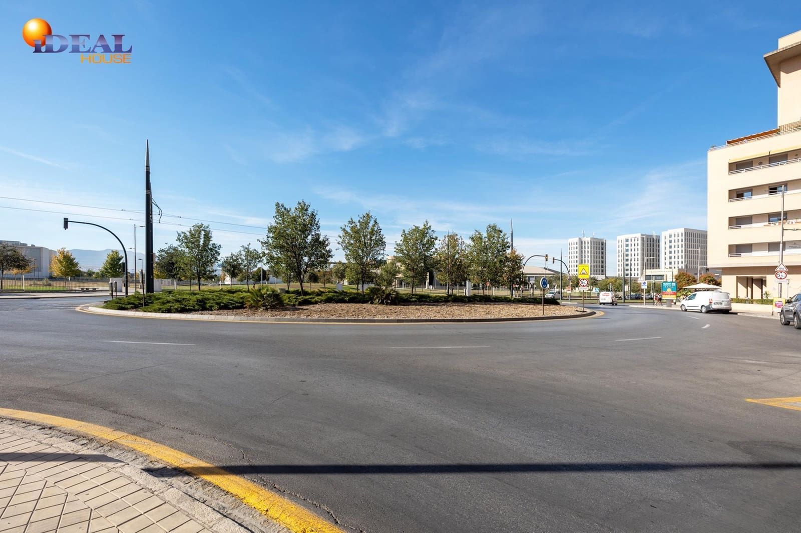 Komercyjne na sprzedaż w Miasto Grenada - 299 000 € (Ref: 9433882)