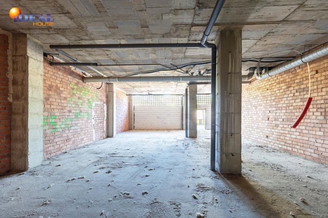 Komercyjne na sprzedaż w Miasto Grenada - 299 000 € (Ref: 9433882)