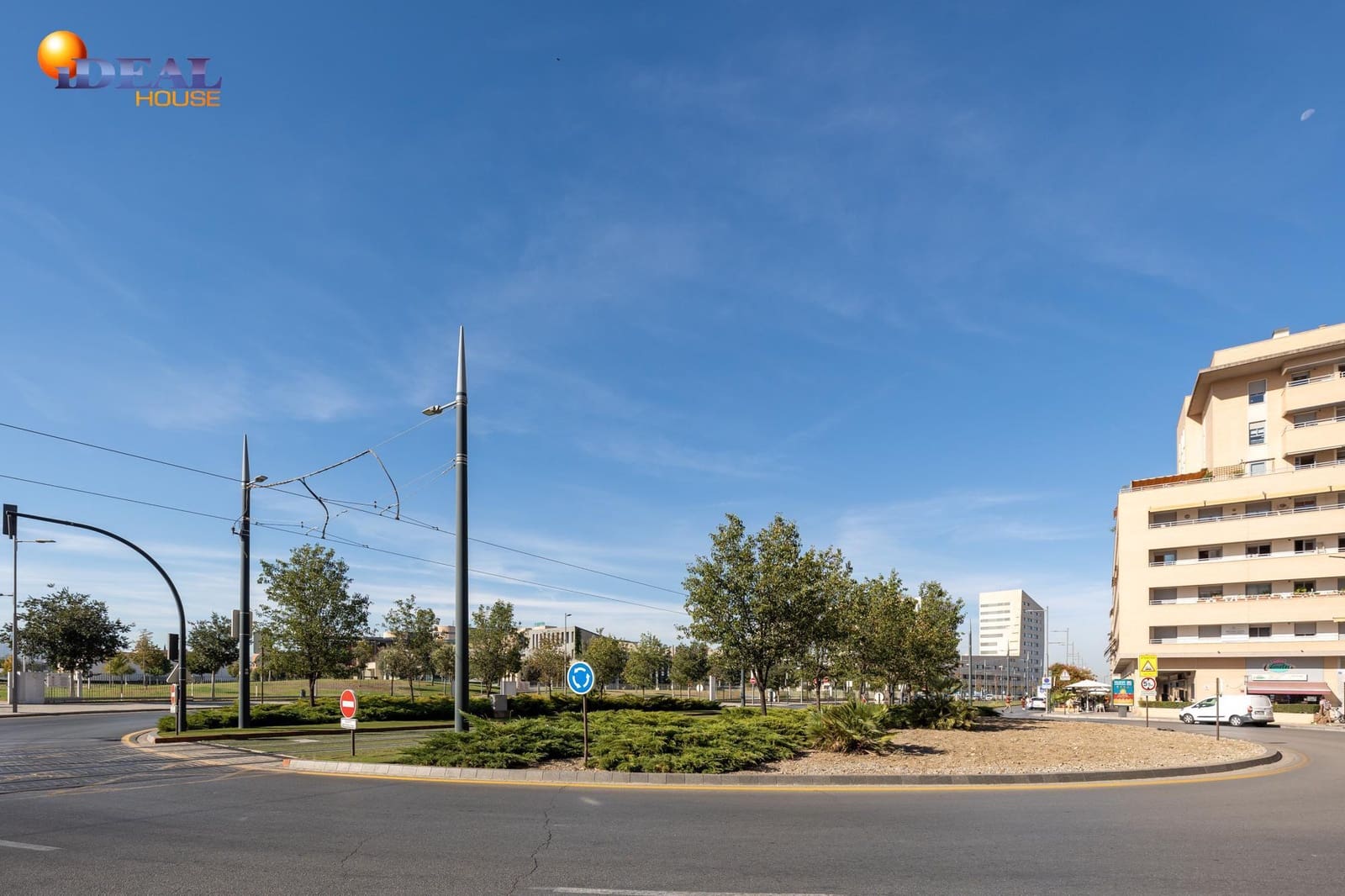 Komercyjne na sprzedaż w Miasto Grenada - 299 000 € (Ref: 9433882)