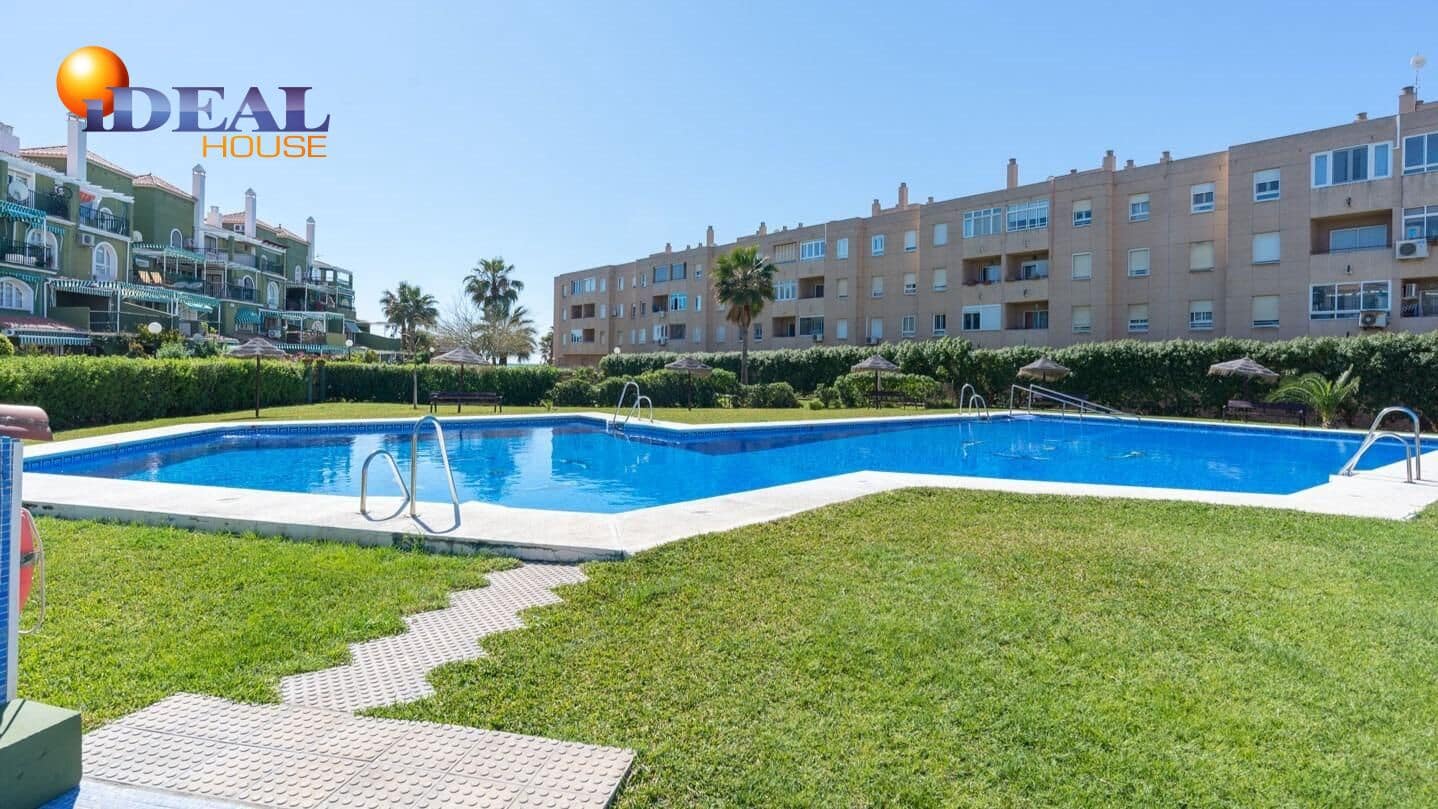 4 bedroom Penthouse for sale in Malaga city with pool - € 599,000 (Ref: 9433884)