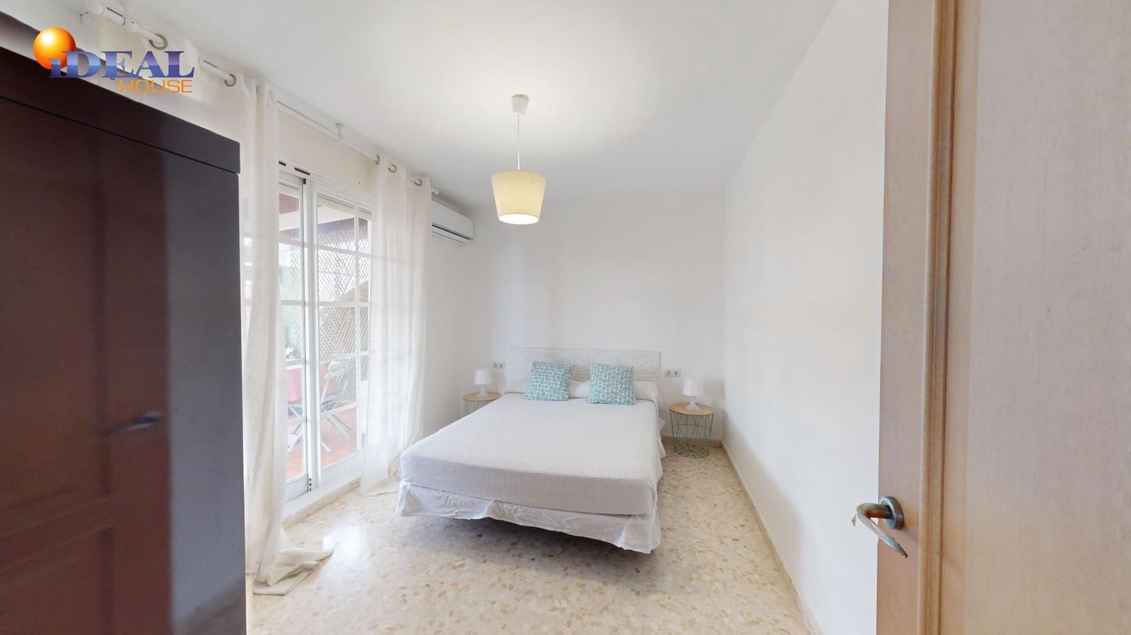 4 bedroom Penthouse for sale in Malaga city with pool - € 599,000 (Ref: 9433884)