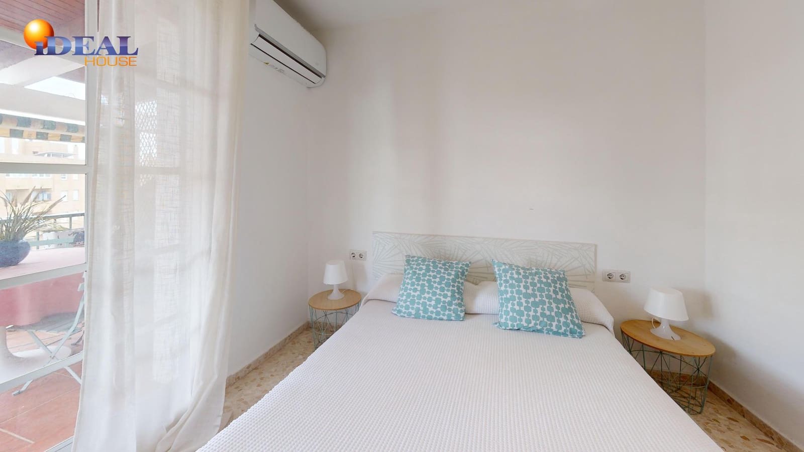 4 bedroom Penthouse for sale in Malaga city with pool - € 599,000 (Ref: 9433884)