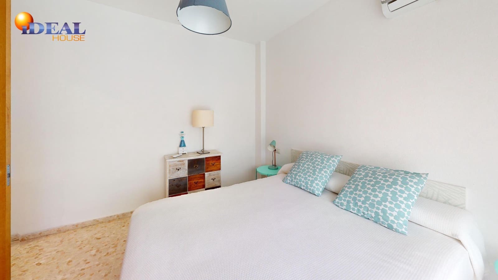 4 bedroom Penthouse for sale in Malaga city with pool - € 599,000 (Ref: 9433884)