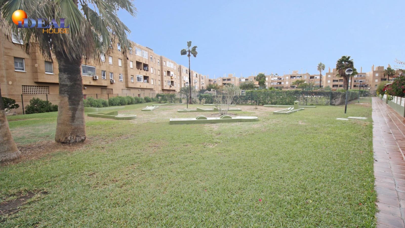 4 bedroom Penthouse for sale in Malaga city with pool - € 599,000 (Ref: 9433884)