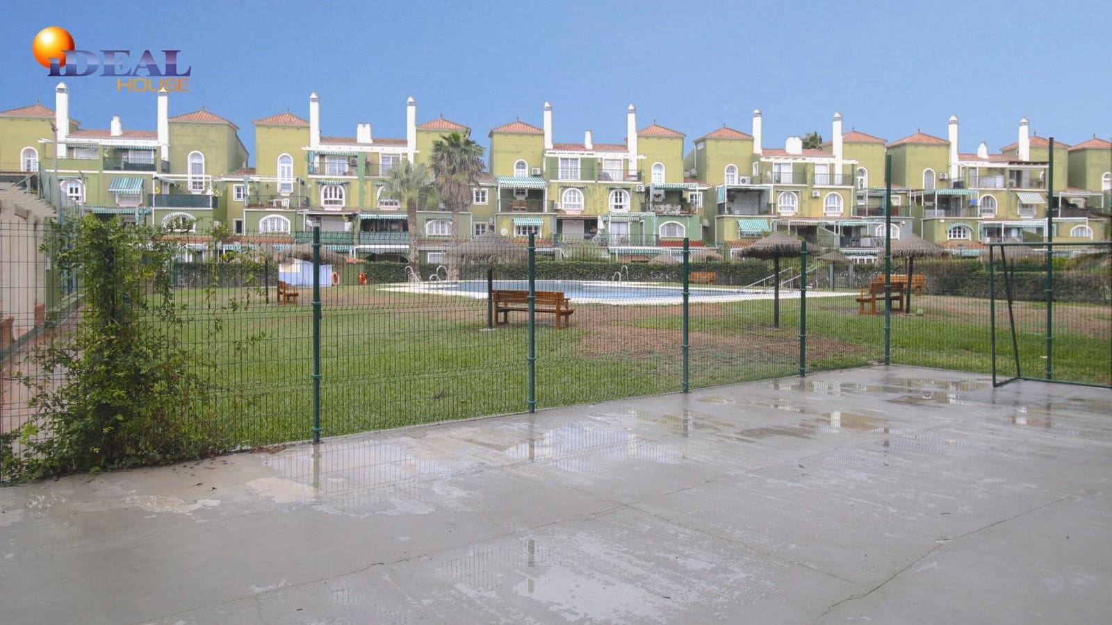 4 bedroom Penthouse for sale in Malaga city with pool - € 599,000 (Ref: 9433884)