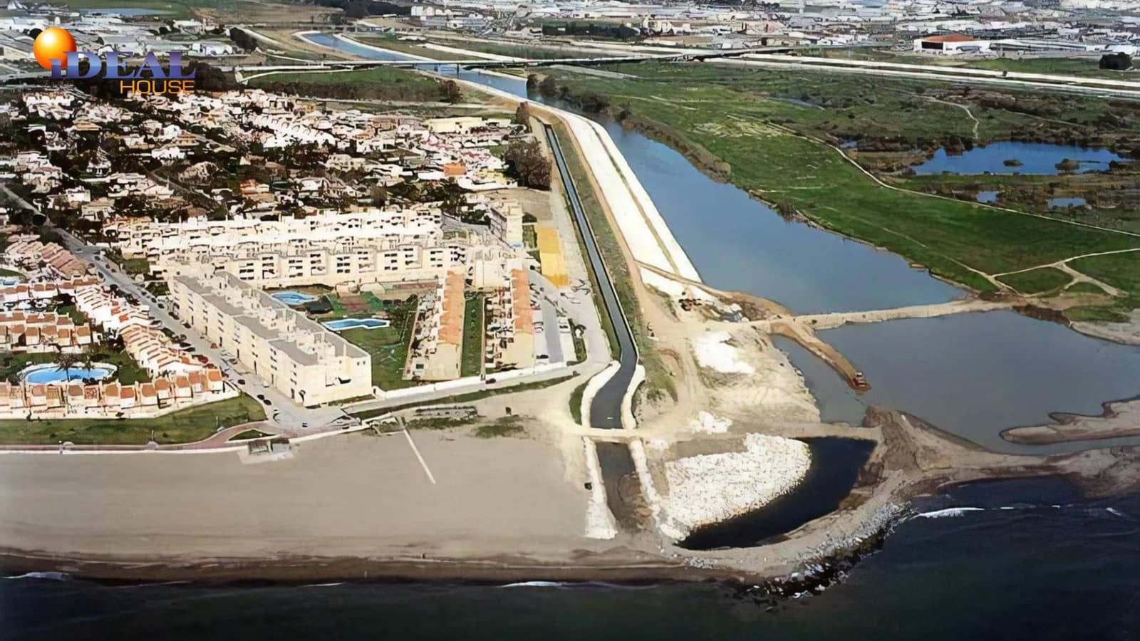 4 bedroom Penthouse for sale in Malaga city with pool - € 599,000 (Ref: 9433884)