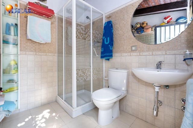 Chalet de 6 habitaciones en Monachil en venta con piscina garaje - 485.000 € (Ref: 9433885)