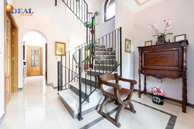 Chalet de 6 habitaciones en Monachil en venta con piscina garaje - 485.000 € (Ref: 9433885)