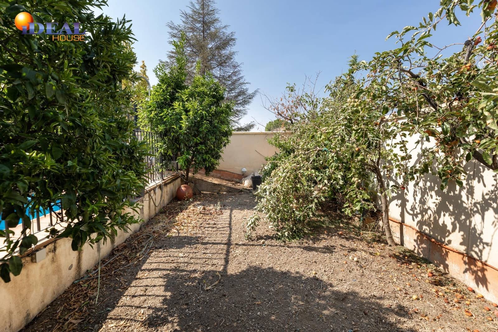 6 bedroom Villa for sale in Monachil with pool garage - € 485,000 (Ref: 9433885)