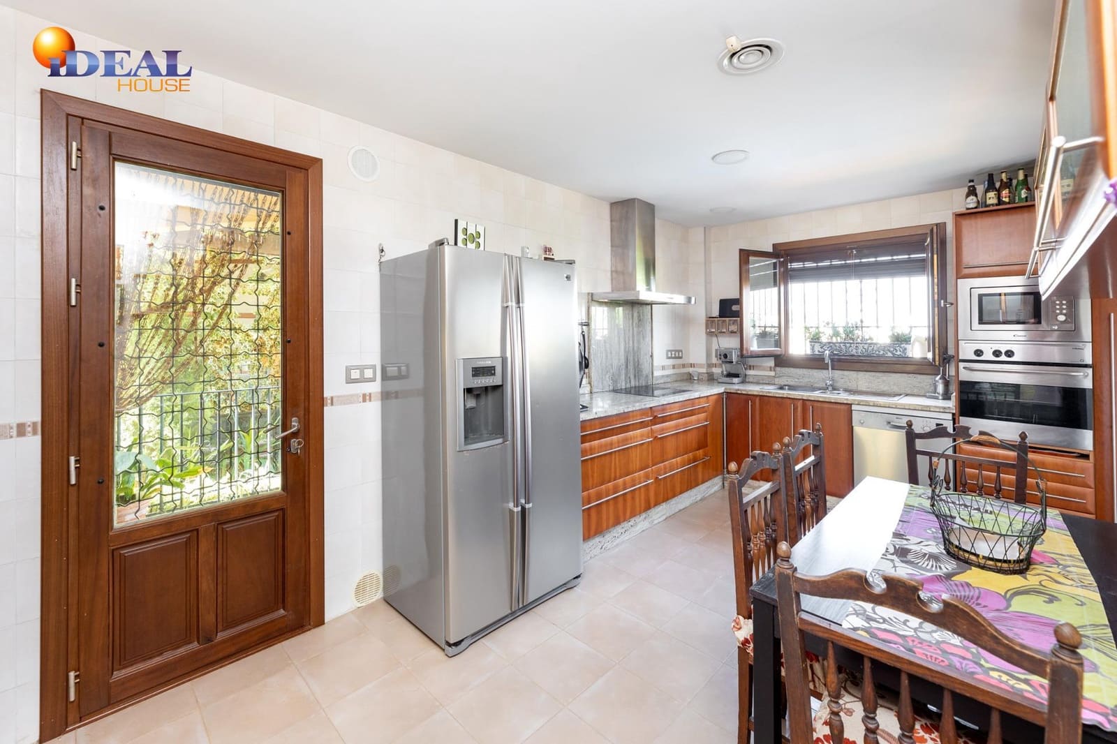 6 bedroom Villa for sale in Monachil with pool garage - € 485,000 (Ref: 9433885)