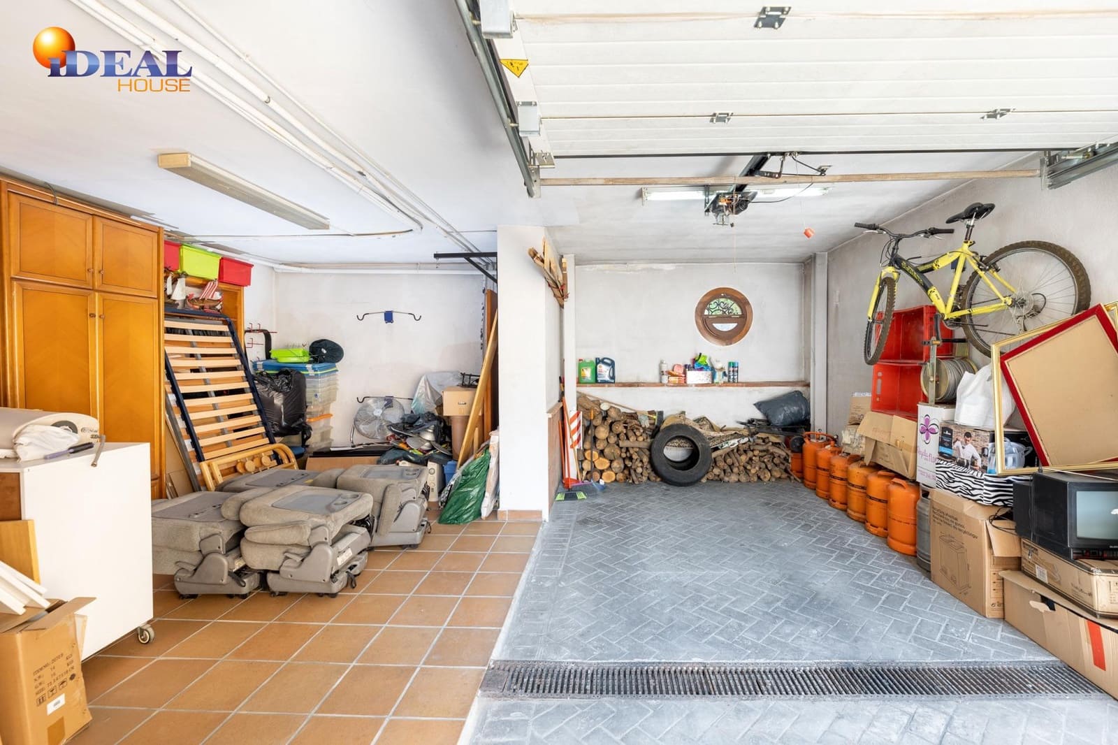 6 bedroom Villa for sale in Monachil with pool garage - € 485,000 (Ref: 9433885)