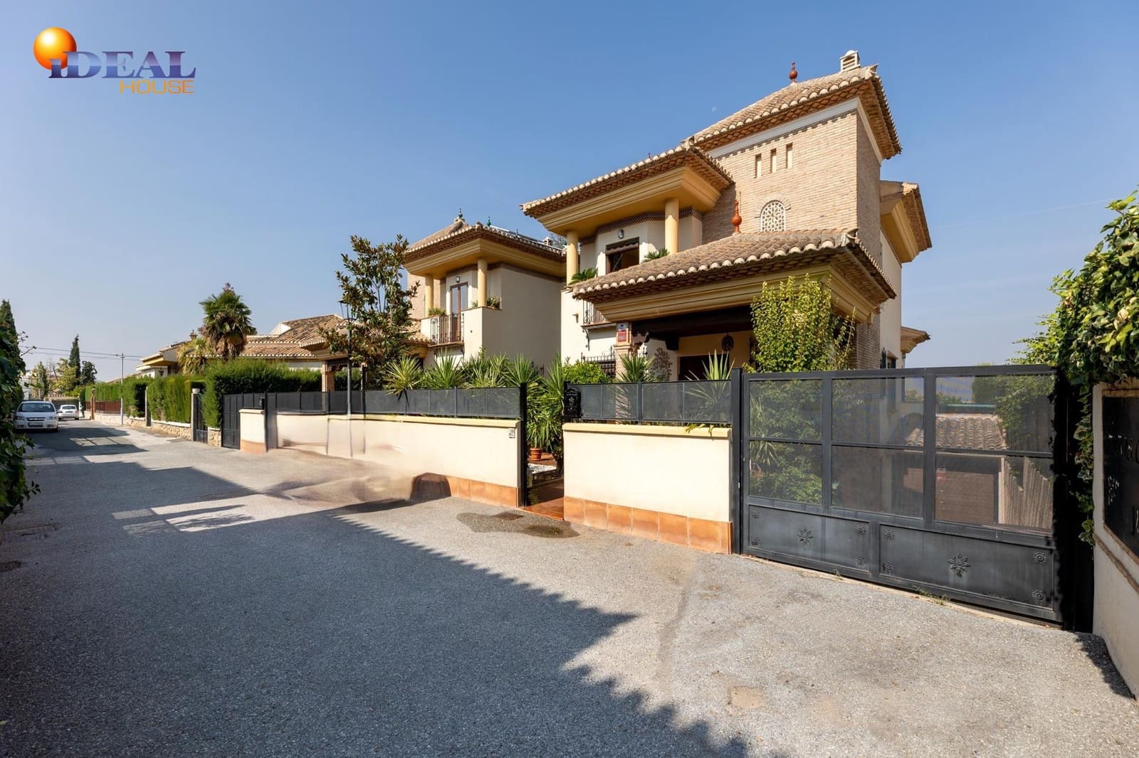 6 bedroom Villa for sale in Monachil with pool garage - € 485,000 (Ref: 9433885)