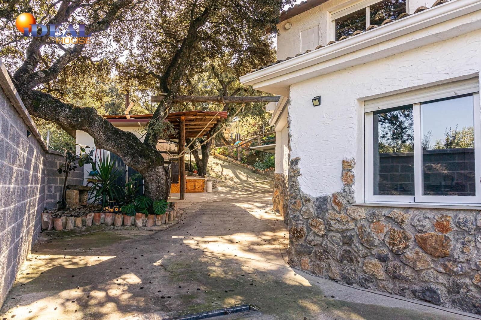 4 soverom Finca/Herregård til salgs i Castillo de Locubin med svømmebasseng - € 200 000 (Ref: 9433886)