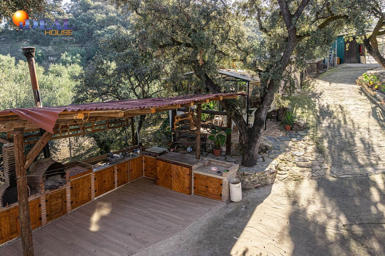 4 soverom Finca/Herregård til salgs i Castillo de Locubin med svømmebasseng - € 200 000 (Ref: 9433886)