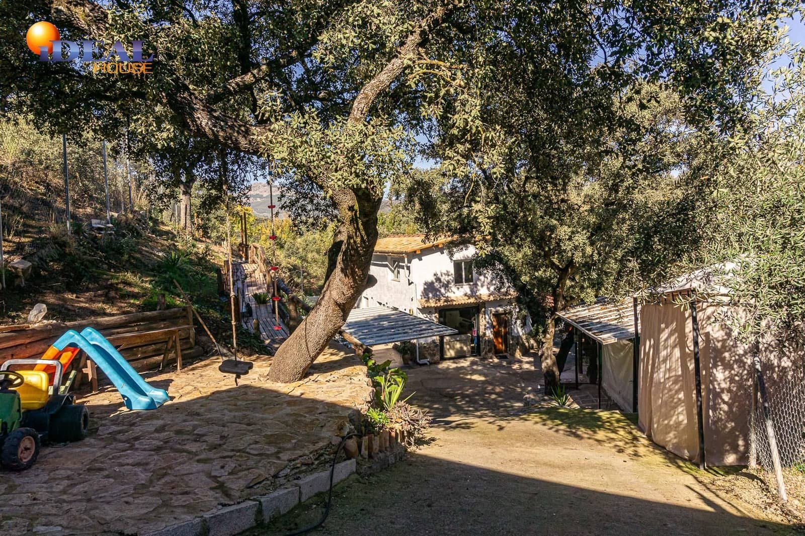 4 soverom Finca/Herregård til salgs i Castillo de Locubin med svømmebasseng - € 200 000 (Ref: 9433886)