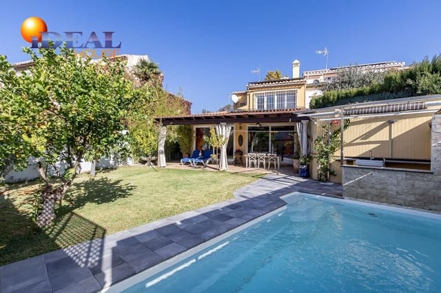 4 makuuhuone Huvila myytävänä paikassa Granada kaupunki mukana uima-altaan 
autotalli - 1 100 000 € (Ref: 9433887)