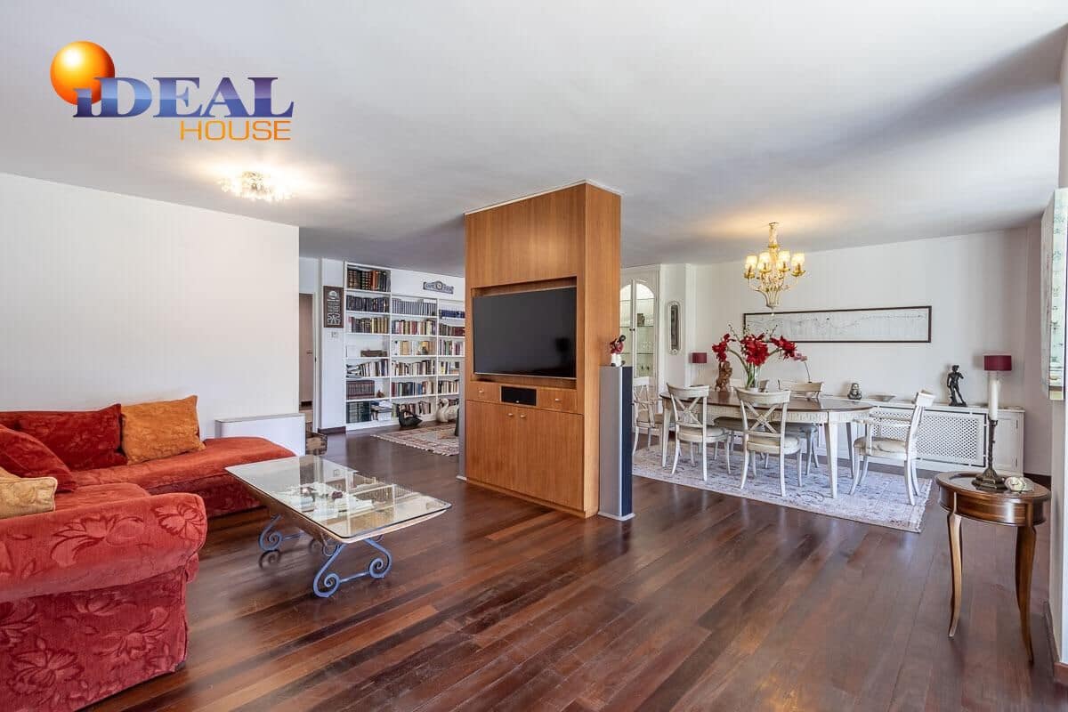 4 makuuhuone Huvila myytävänä paikassa Granada kaupunki mukana uima-altaan 
autotalli - 1 100 000 € (Ref: 9433887)