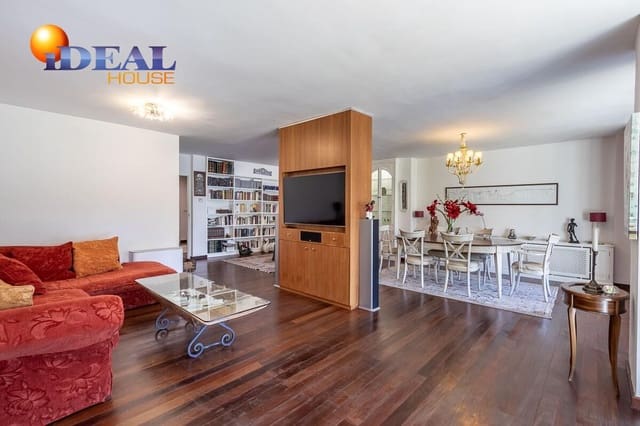 4 makuuhuone Huvila myytävänä paikassa Granada kaupunki mukana uima-altaan 
autotalli - 1 100 000 € (Ref: 9433887)