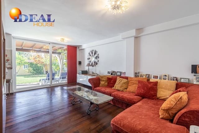 4 makuuhuone Huvila myytävänä paikassa Granada kaupunki mukana uima-altaan 
autotalli - 1 100 000 € (Ref: 9433887)