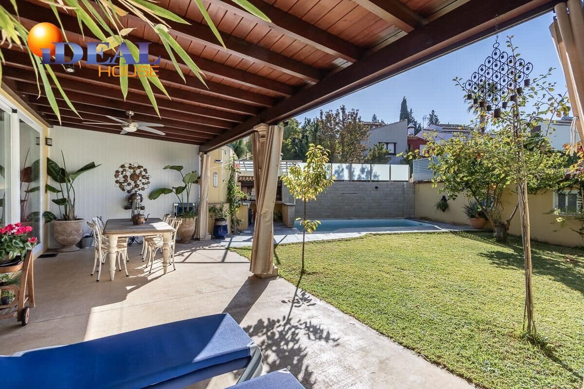 4 makuuhuone Huvila myytävänä paikassa Granada kaupunki mukana uima-altaan 
autotalli - 1 100 000 € (Ref: 9433887)