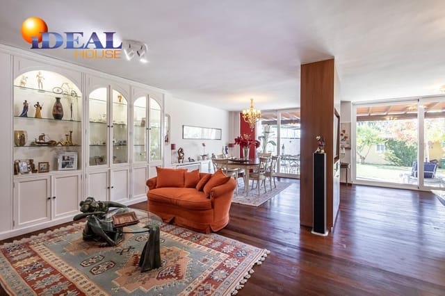 4 makuuhuone Huvila myytävänä paikassa Granada kaupunki mukana uima-altaan 
autotalli - 1 100 000 € (Ref: 9433887)