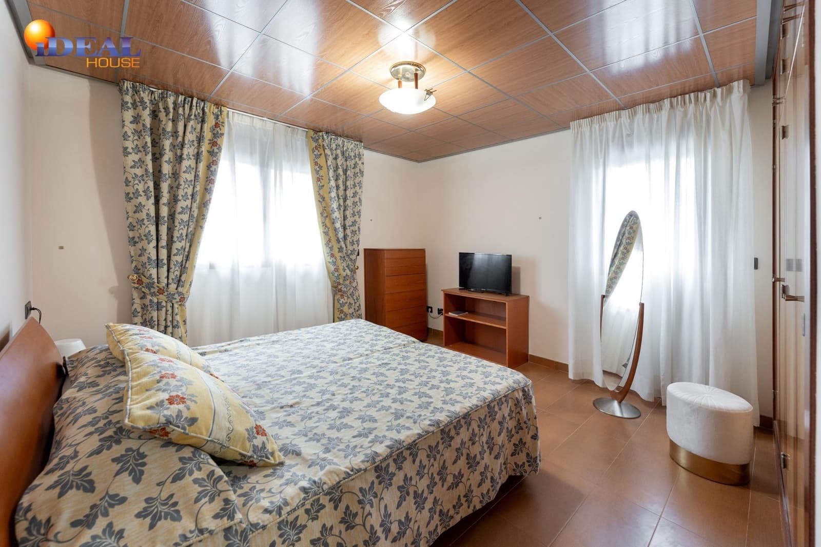 8 slaapkamer Villa te koop in Albolote met zwembad garage - € 990.000 (Ref: 9433888)