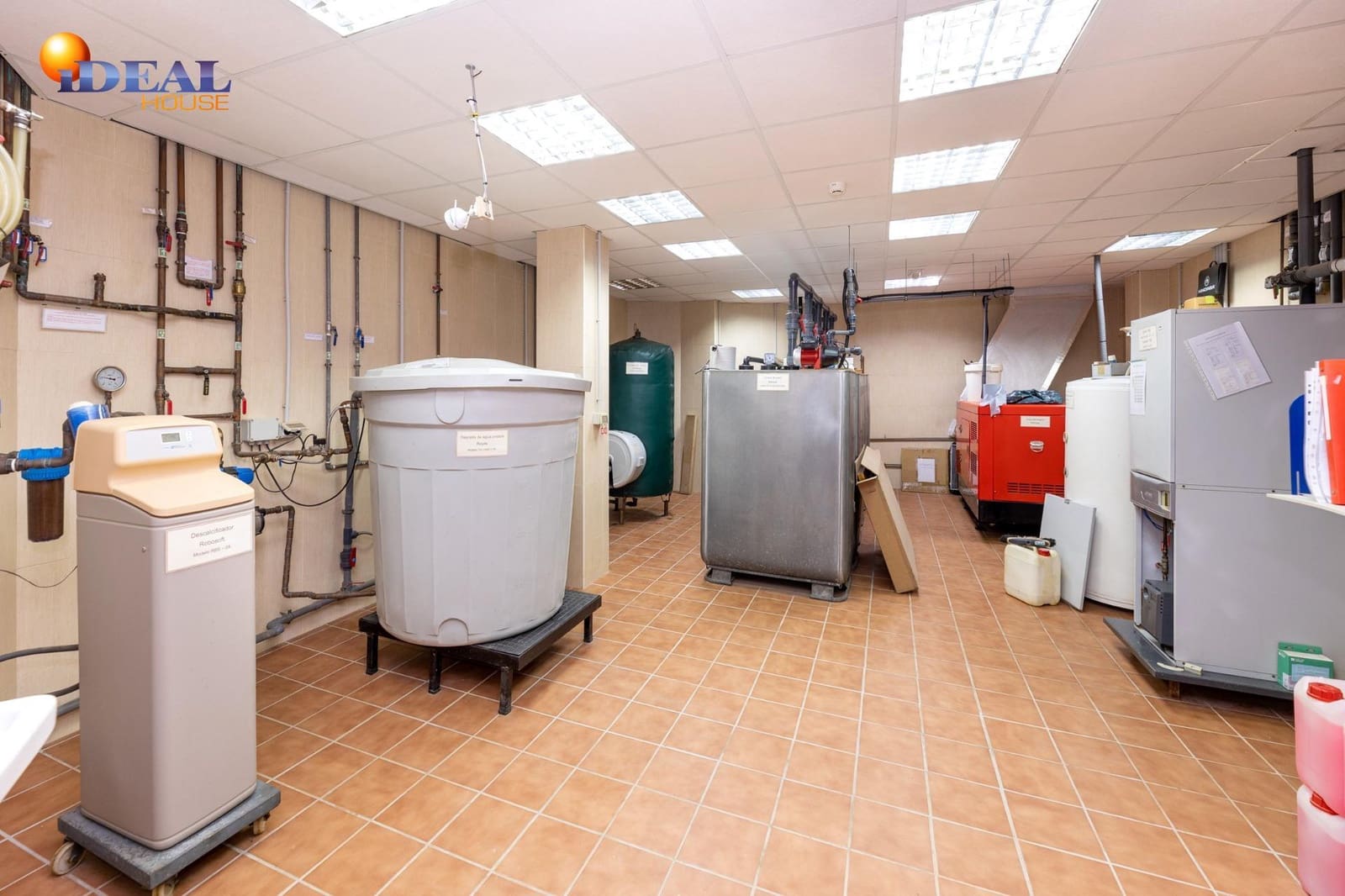 8 slaapkamer Villa te koop in Albolote met zwembad garage - € 990.000 (Ref: 9433888)