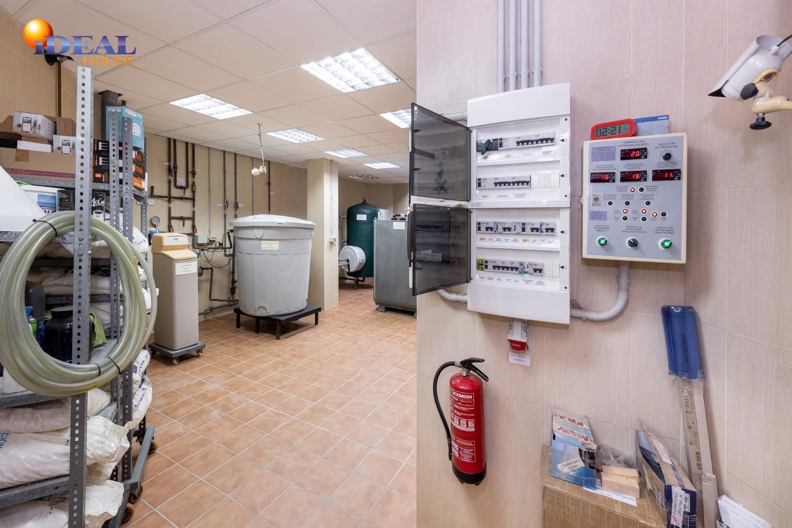 8 slaapkamer Villa te koop in Albolote met zwembad garage - € 990.000 (Ref: 9433888)